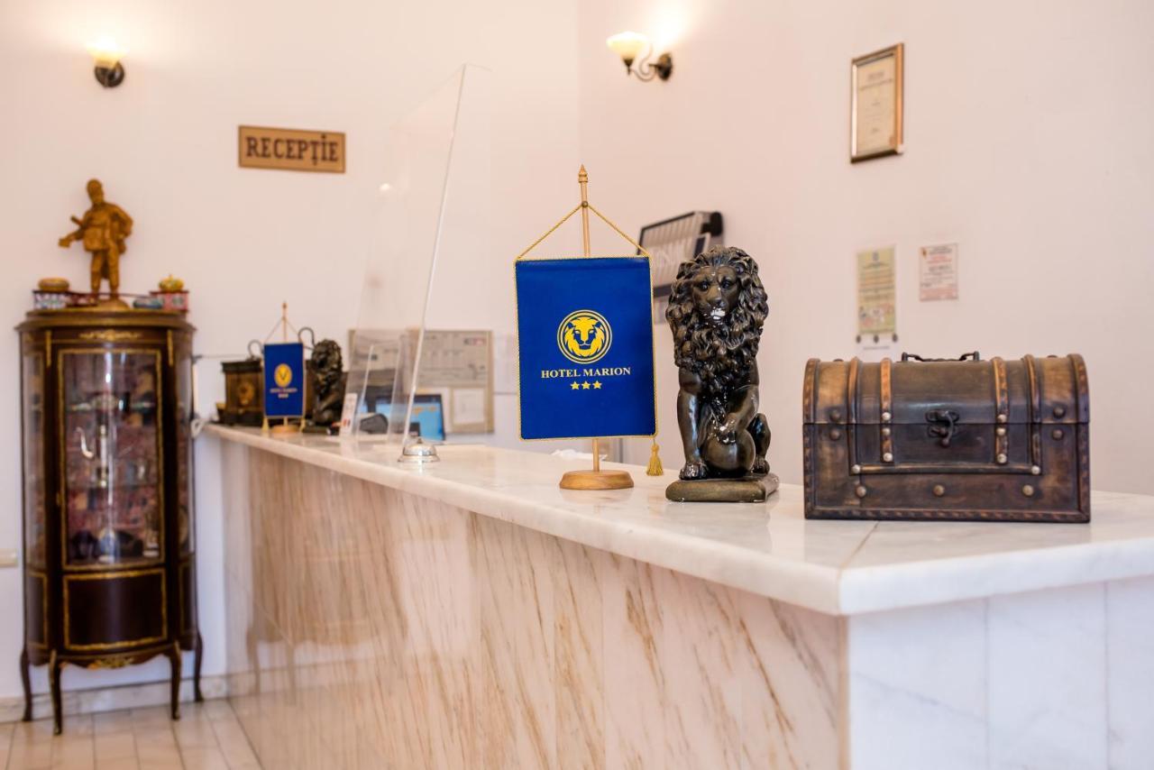 Hotel Marion Dumbraveni  Экстерьер фото